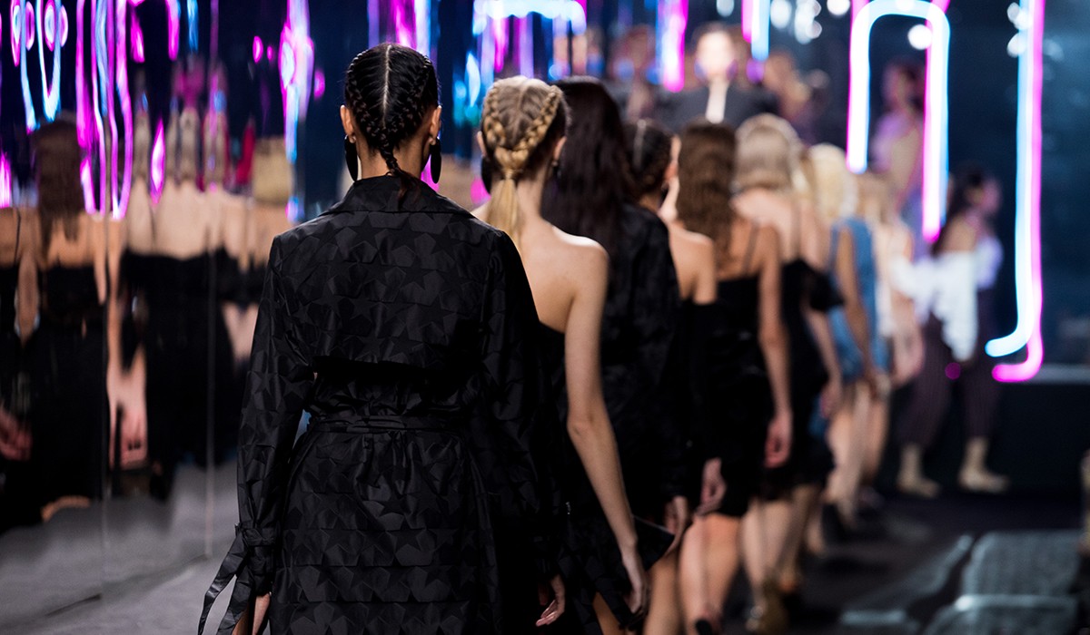 2026 Fashion Week Calendar: Runways, Cities and the Global Fashion Guide